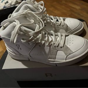 On “the Roger” clubhouse mid